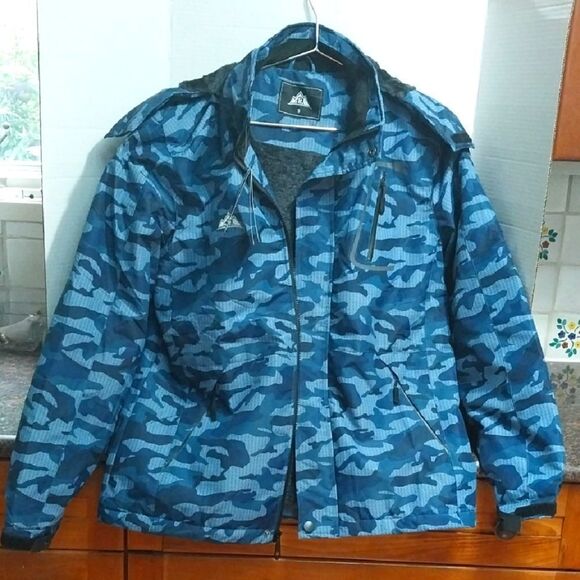 Blue Camouflage Unisex  Jacket...Size S....NWT - Picture 1 of 16